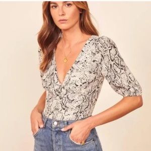 Reformation Eliana Top in Rattlesnake Size M